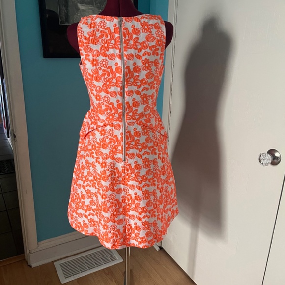 NWOT Betsey Johnson Neon Orange and White Floral Dress - Picture 5 of 10